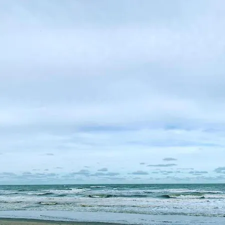 In Near The Beach, Cleaning Included Apartamento *